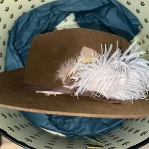 Brown Goorin Bros hat. New, never worn. Goorin Bros | Accessories | Brown Goorin Bros Hat New Never  main image 4